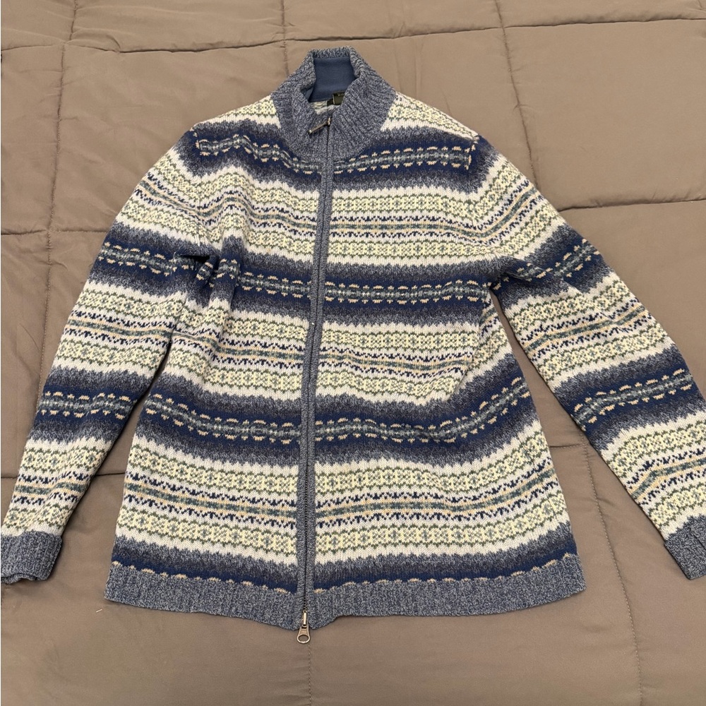 Eddie Bauer Women’s Blue and Cream Zip-Up Sweater